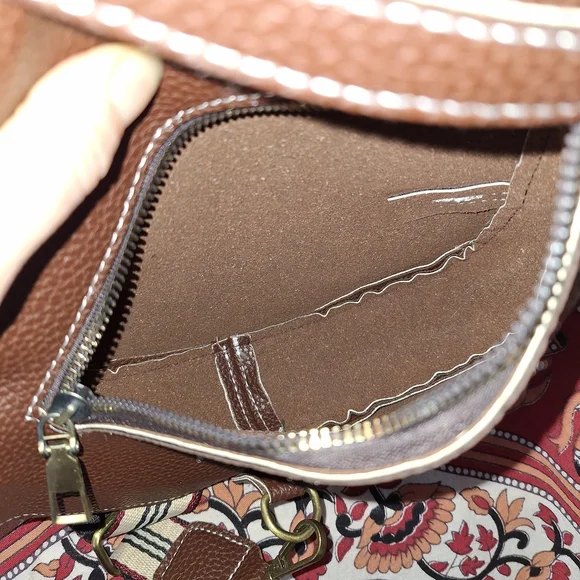 Cat Shaped Faux Leather Crossbody Sling Bag and Mouse Coin Purse Set - Picture 5 of 8